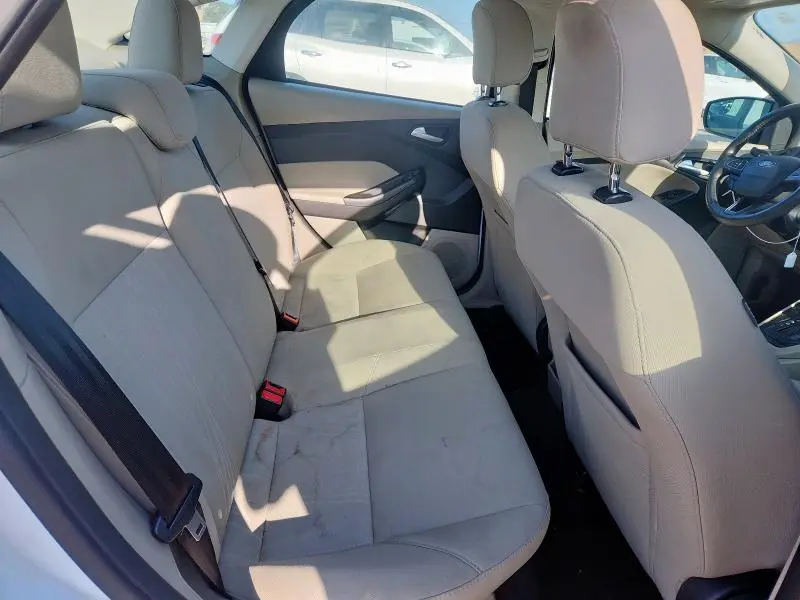 2017 FORD FOCUS SE  