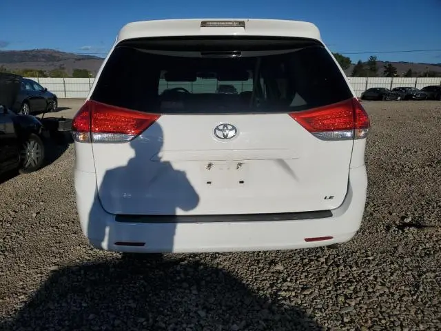 2012 TOYOTA SIENNA BASE  