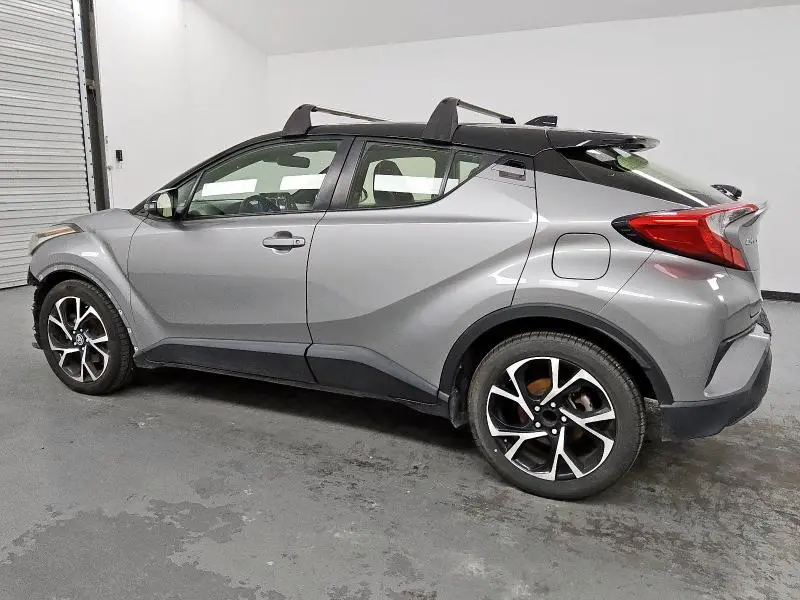 2020 TOYOTA C-HR XLE  