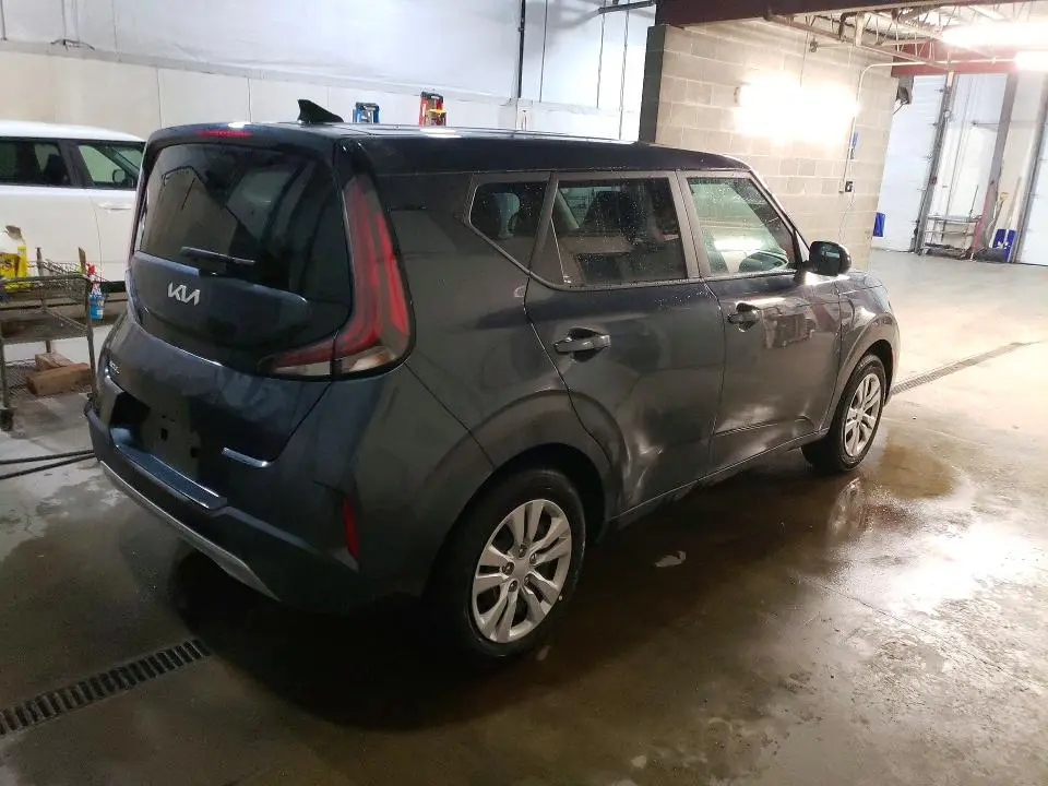 2025 KIA SOUL LX  