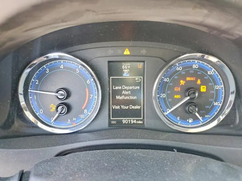2017 TOYOTA COROLLA SE  