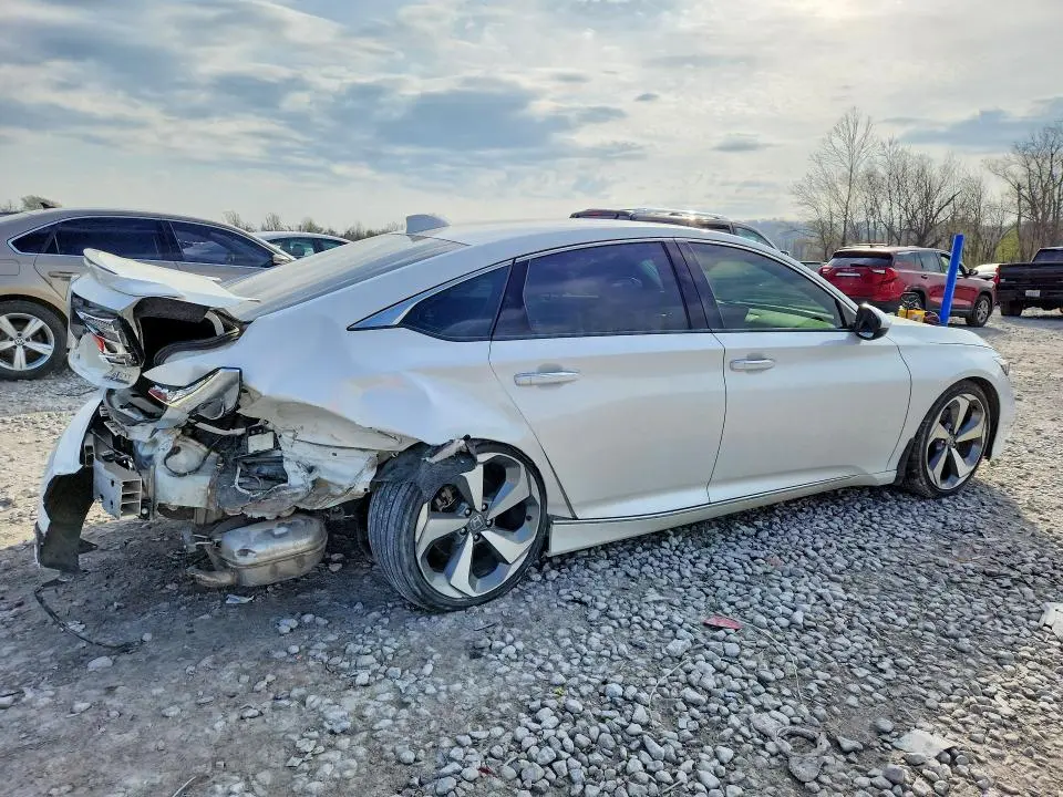 2019 HONDA ACCORD TOURING  
