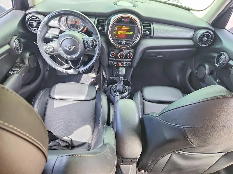 2017 MINI COOPER   