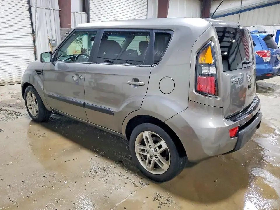 2011 KIA SOUL +  