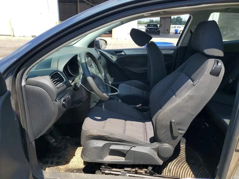2010 VOLKSWAGEN GOLF   