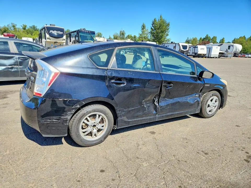 2011 TOYOTA PRIUS TWO  