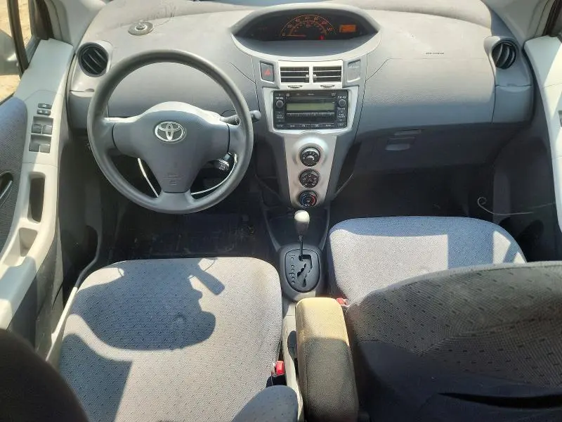 2010 TOYOTA YARIS BASE  