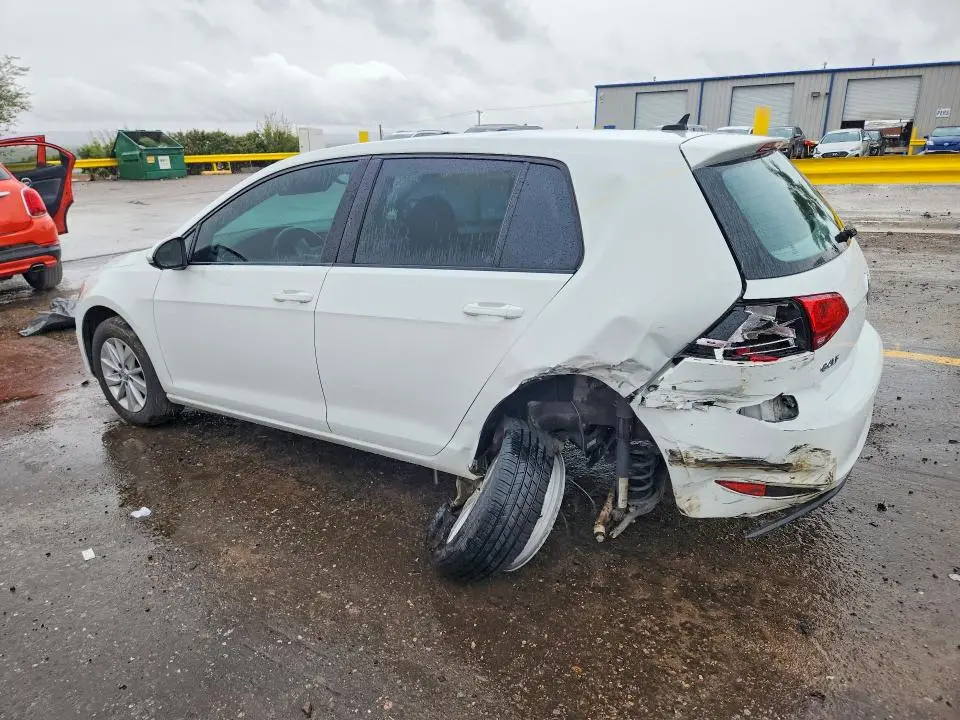 2016 VOLKSWAGEN GOLF S/SE  