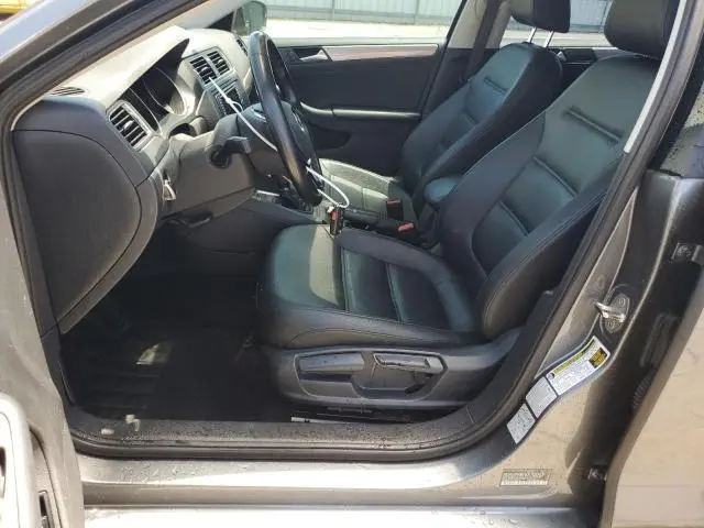 2017 VOLKSWAGEN JETTA SE  
