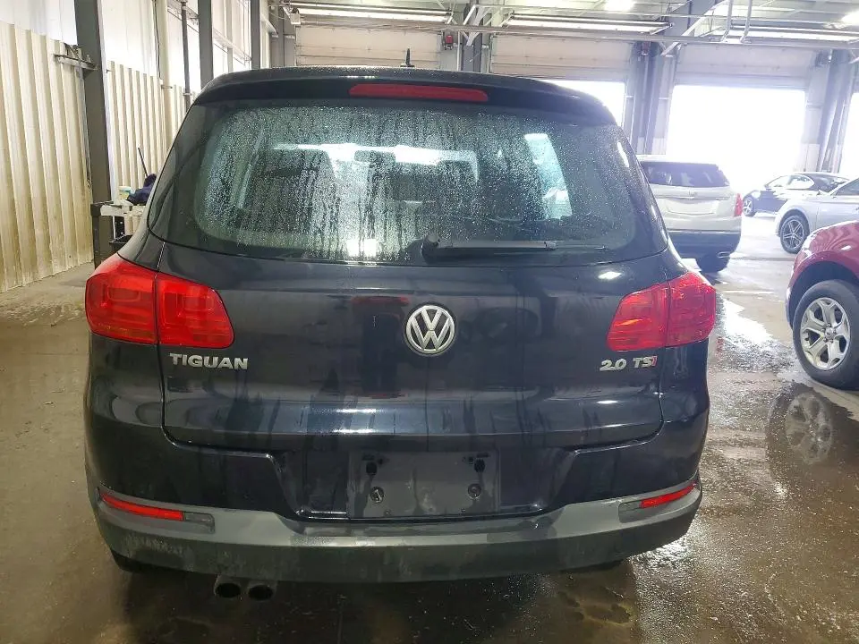 2014 VOLKSWAGEN TIGUAN S  
