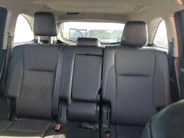 2017 TOYOTA HIGHLANDER LE  