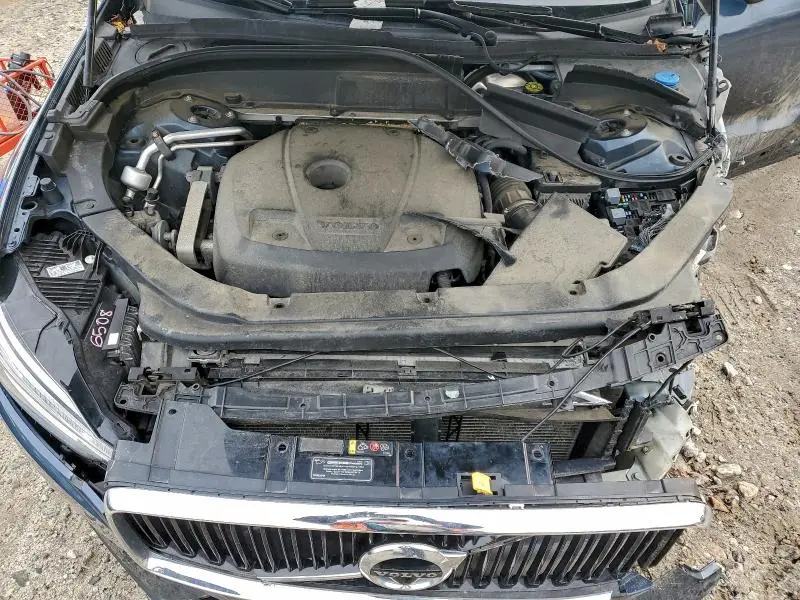 2018 VOLVO XC60 T6 MOMENTUM  