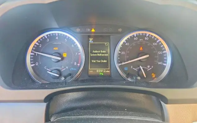 2019 TOYOTA HIGHLANDER LIMITED  