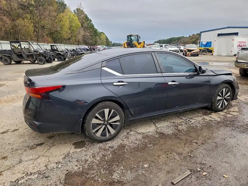 2021 NISSAN ALTIMA SV  