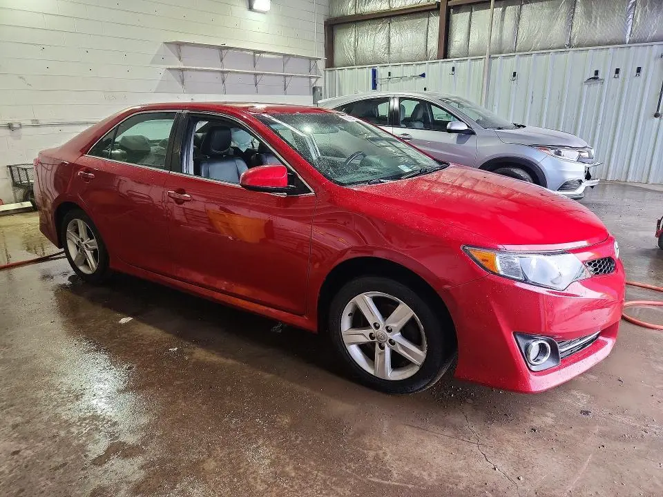 2013 TOYOTA CAMRY SE  