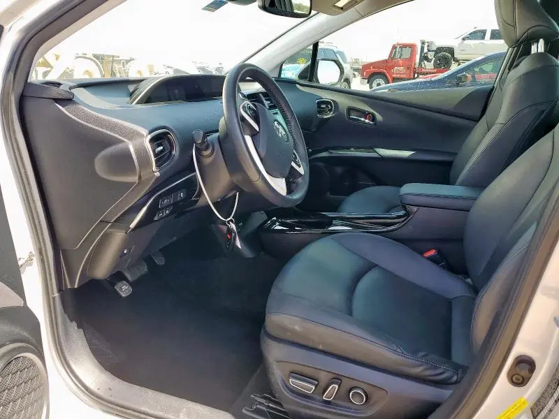 2016 TOYOTA PRIUS 