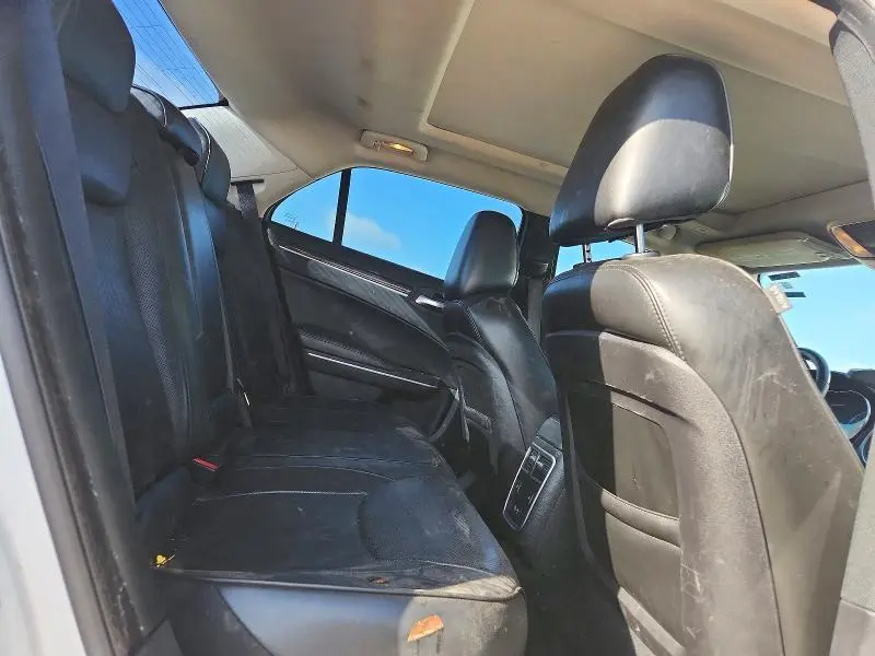 2019 CHRYSLER 300 LIMITED  