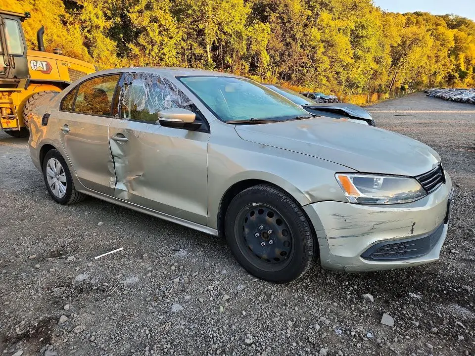 2014 VOLKSWAGEN JETTA SE  