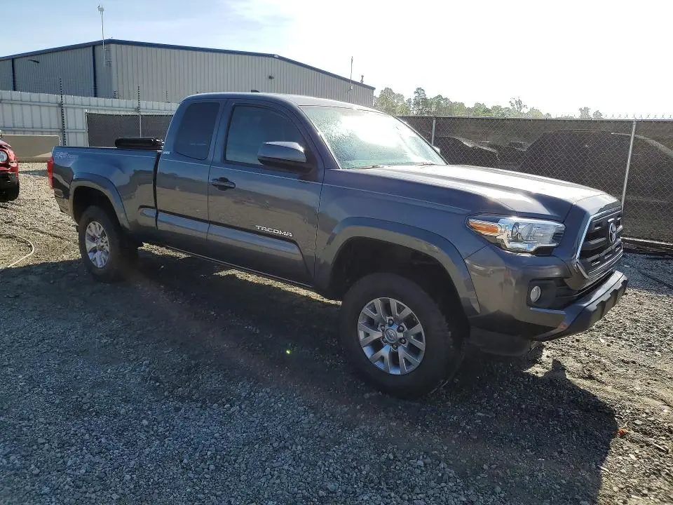 2017 TOYOTA TACOMA SR5 V6  