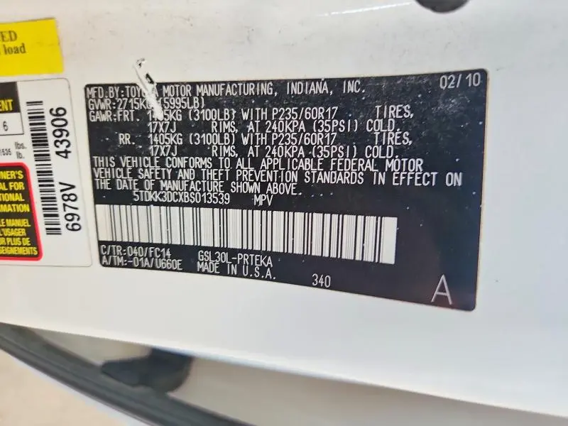 2011 TOYOTA SIENNA LE  