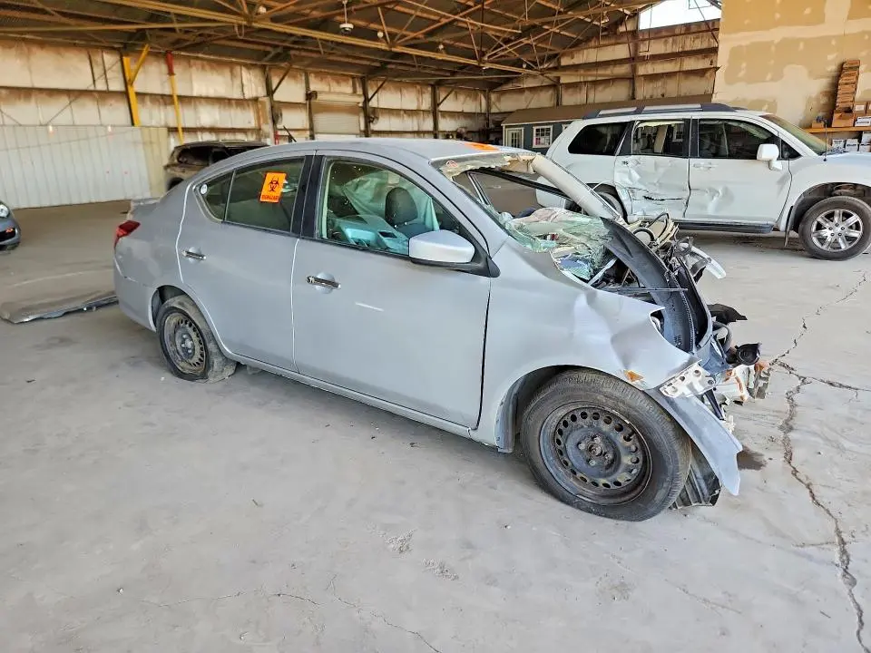 2019 NISSAN VERSA SV  