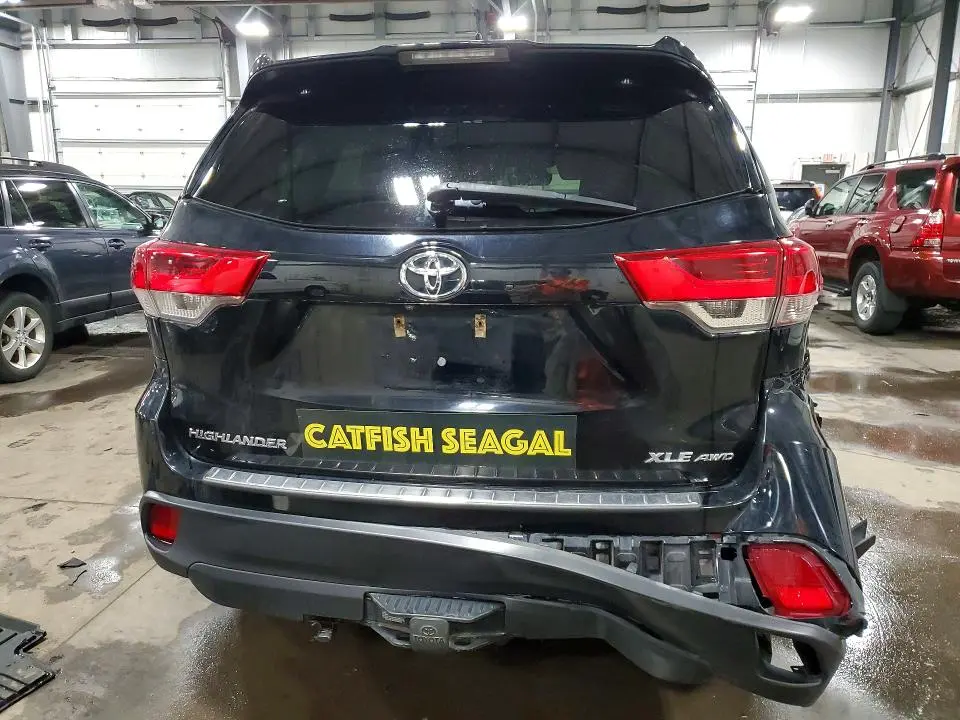 2017 TOYOTA HIGHLANDER XLE  