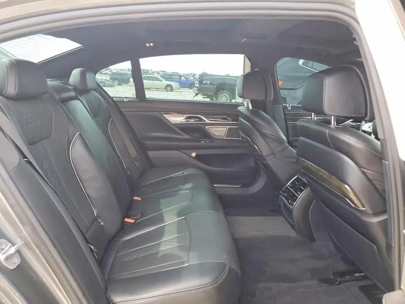 2018 BMW 750 I  