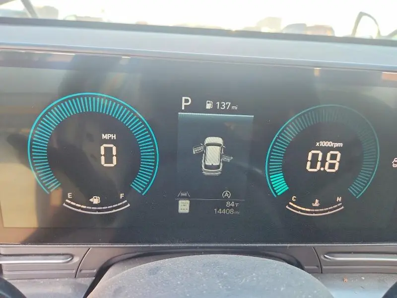 2025 HYUNDAI KONA SE  