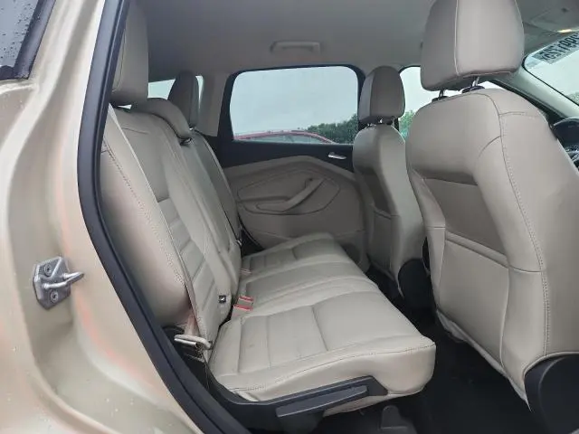 2017 FORD ESCAPE SE  