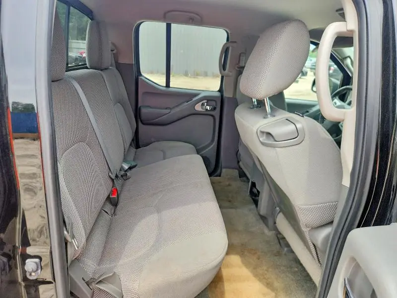 2014 NISSAN FRONTIER SV  