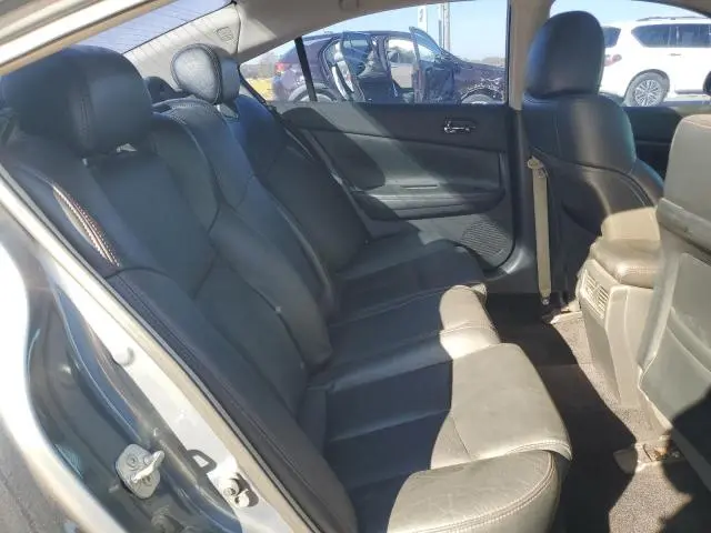 2011 NISSAN MAXIMA S  