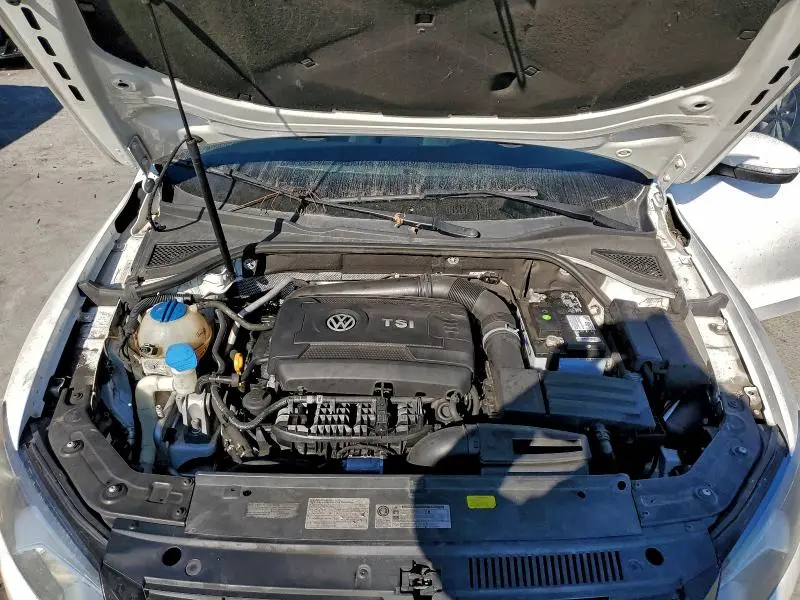 2015 VOLKSWAGEN PASSAT S  