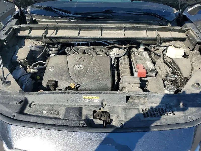 2021 TOYOTA HIGHLANDER LE  