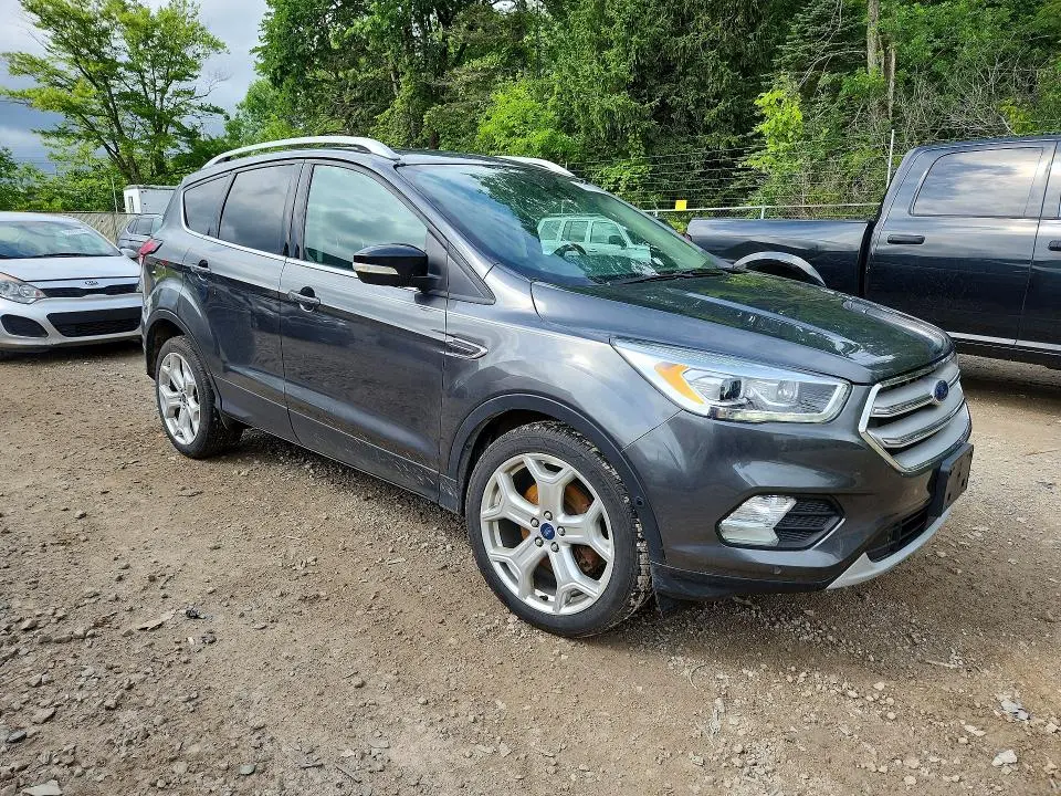 2019 FORD ESCAPE TITANIUM  
