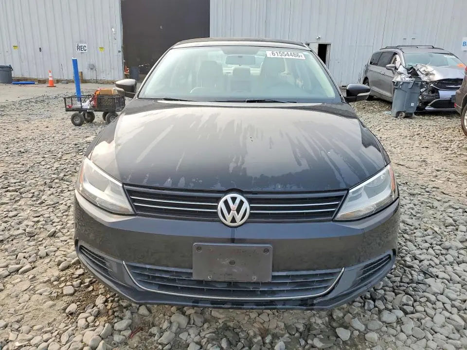 2013 VOLKSWAGEN JETTA SE  