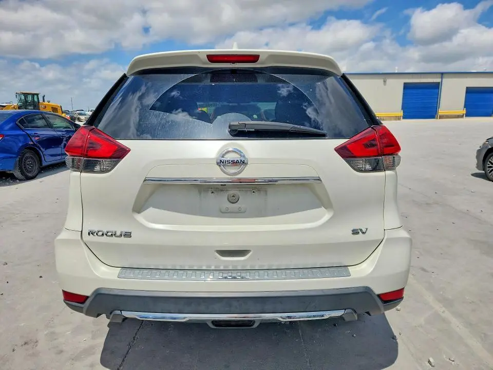 2017 NISSAN ROGUE SV  