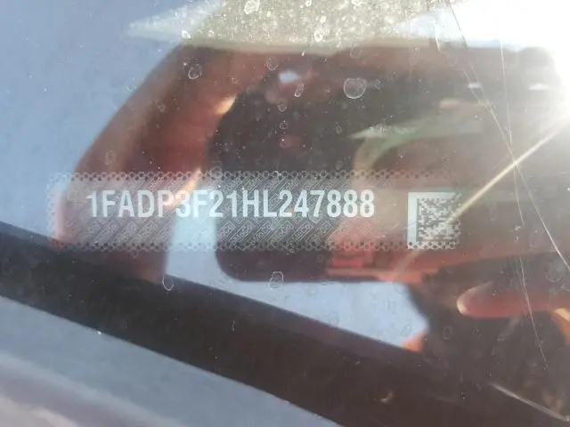 2017 FORD FOCUS SE  