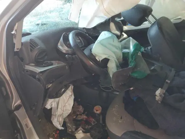 2013 CHEVROLET SPARK 2LT  