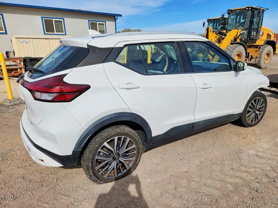 2021 NISSAN KICKS SV  