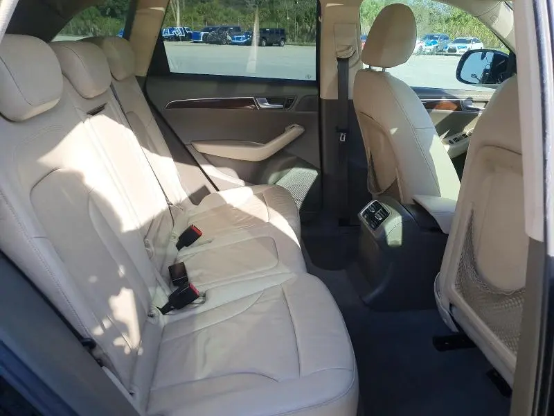2010 AUDI Q5 PREMIUM  