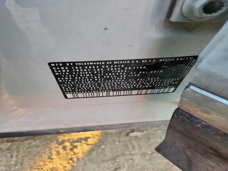 2018 VOLKSWAGEN TIGUAN SE  