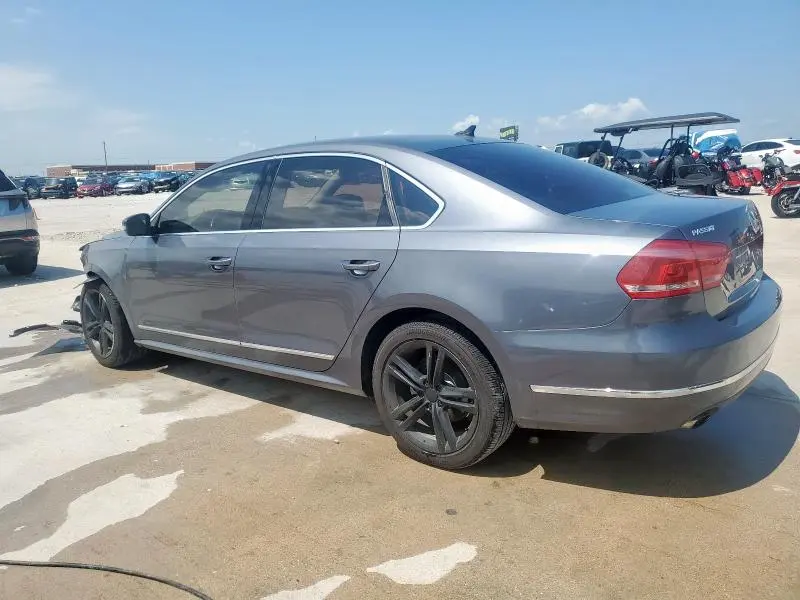 2015 VOLKSWAGEN PASSAT SE  