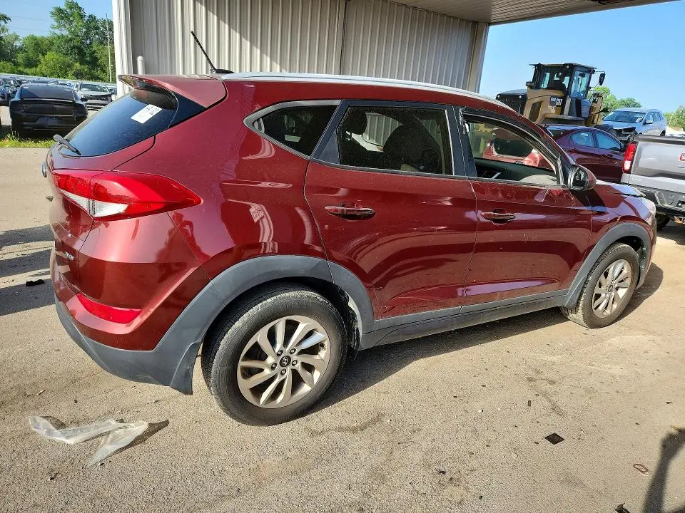2016 HYUNDAI TUCSON SE  