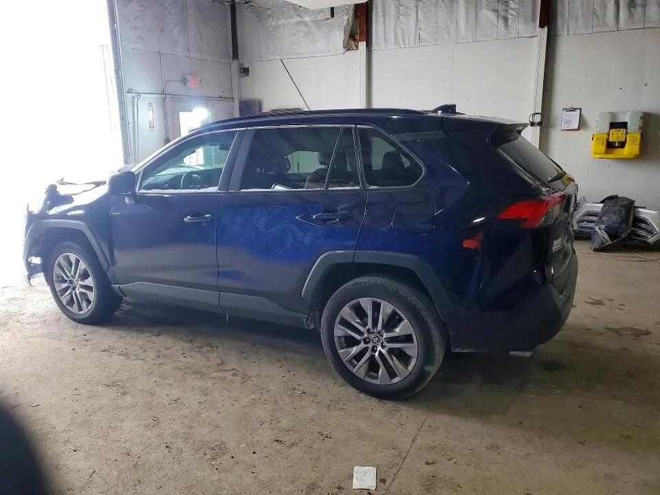 2022 TOYOTA RAV4 XLE PREMIUM  