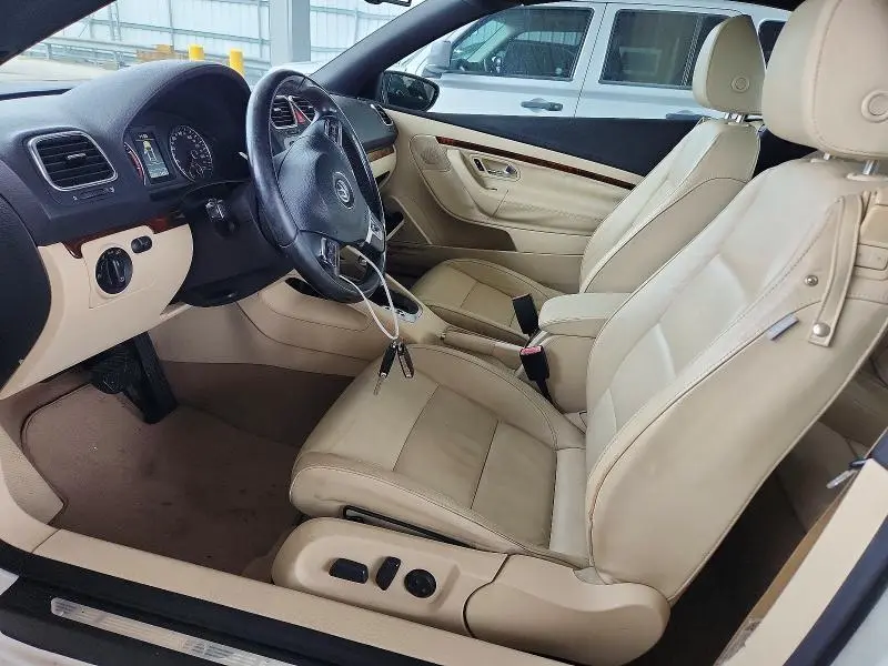 2010 VOLKSWAGEN EOS LUX  