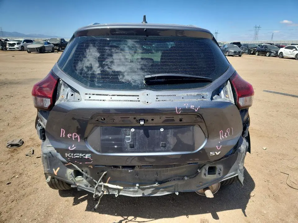 2023 NISSAN KICKS SV  