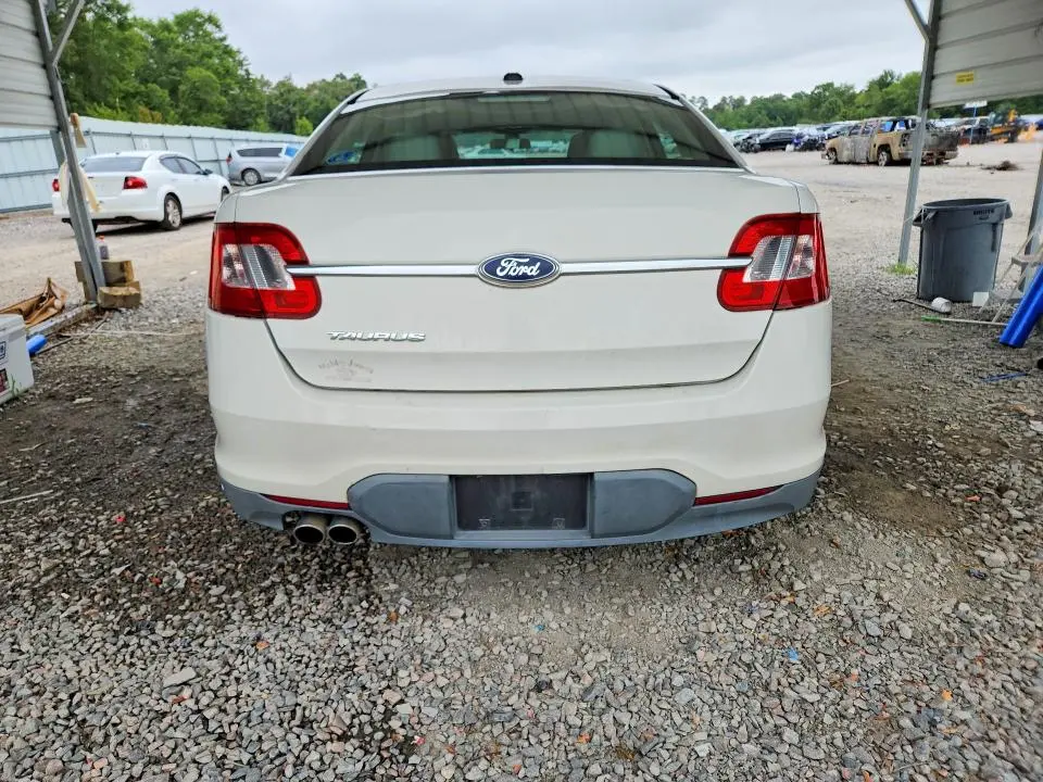 2011 FORD TAURUS SE  