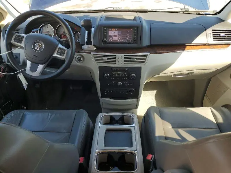 2013 VOLKSWAGEN ROUTAN SEL PREMIUM  