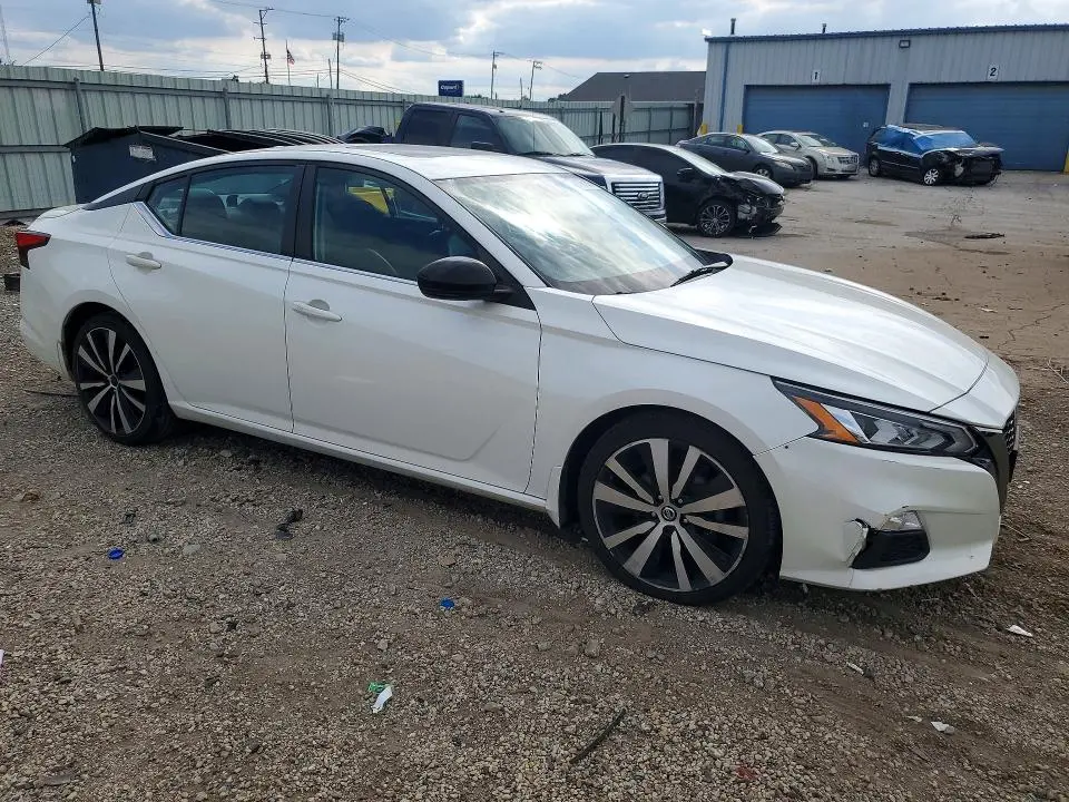 2019 NISSAN ALTIMA SR  