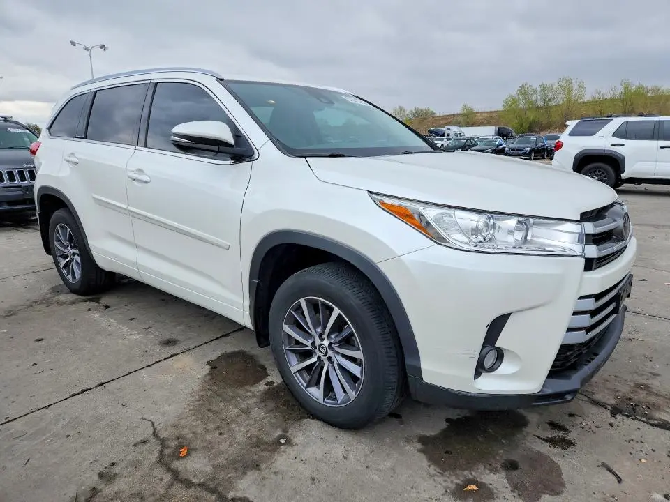 2018 TOYOTA HIGHLANDER XLE  